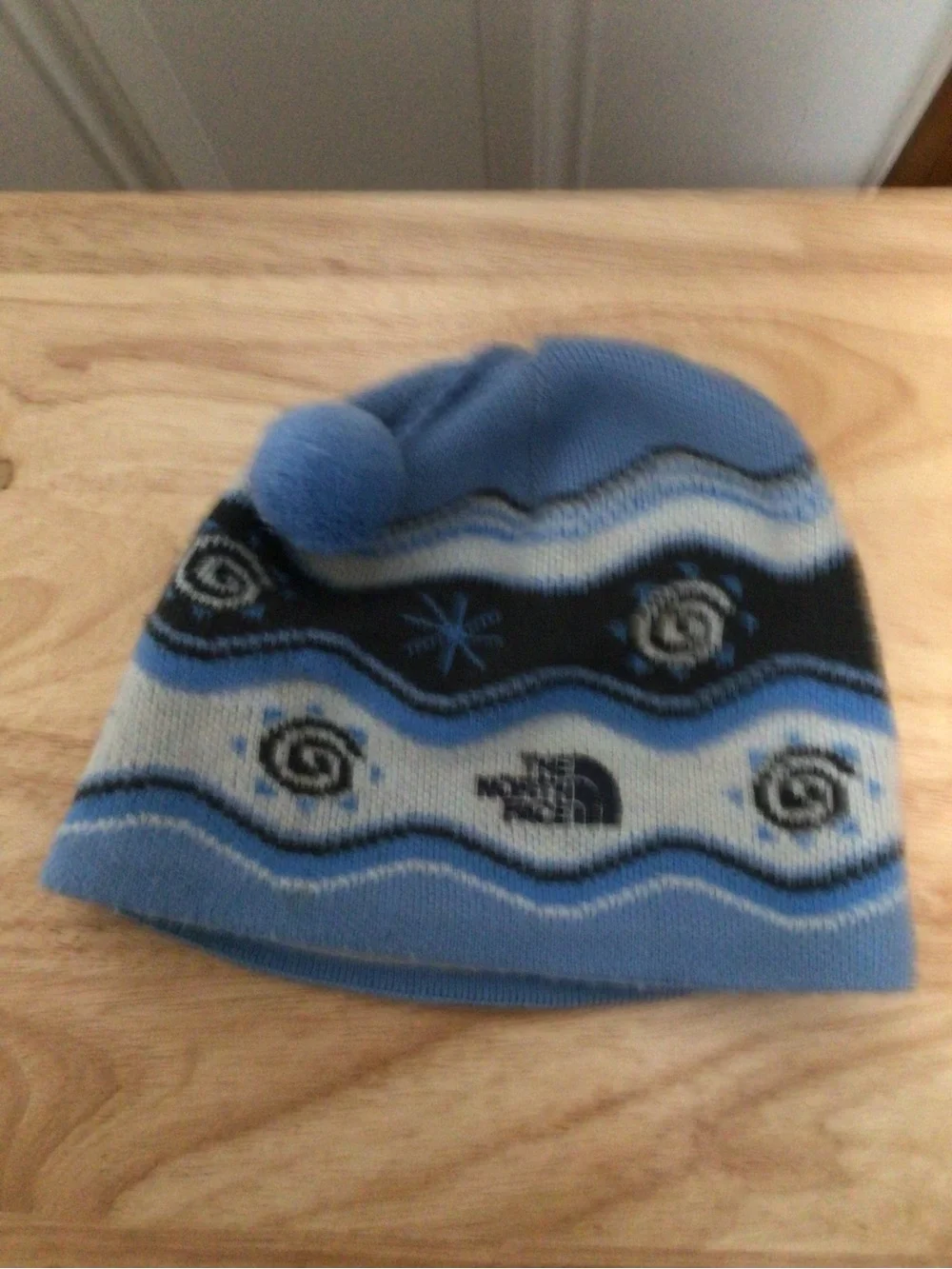 The North Face Light Blue and Navy Kids Pom Beanie